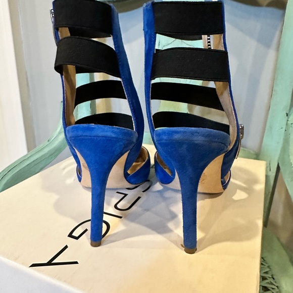 Via Spiga BlueSuede zip up heels - Picture 3 of 7